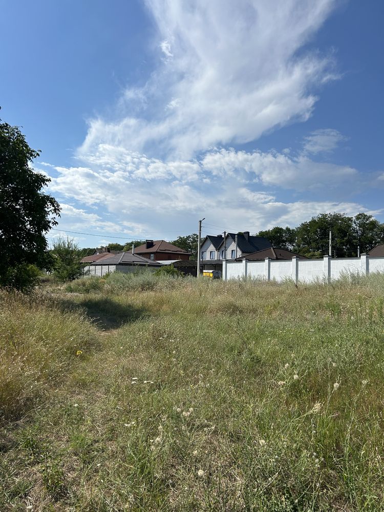 Продам земельню ділянку в с.Сонячне