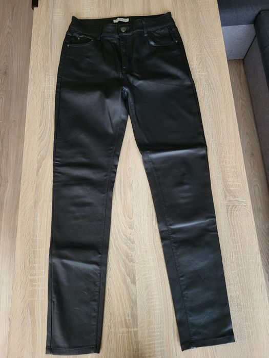 Spodnie woskowane czarne r. L/XL