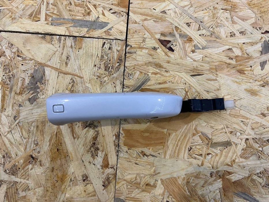 ручка дверей , заглушка Audi q7