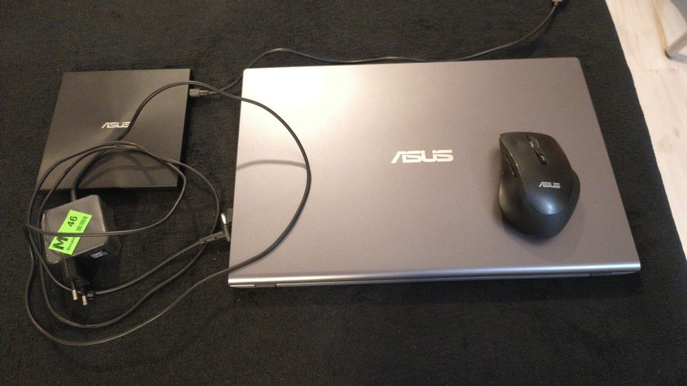 Laptop ASUS X515JA plus dodatki i rok gwarancji