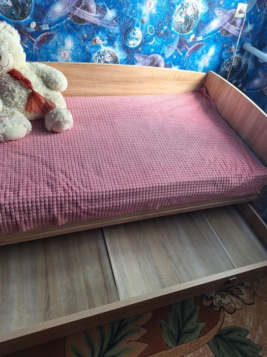 Односпальная кровать