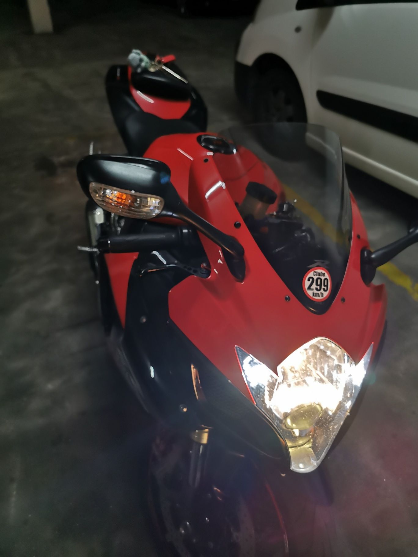 Suzuki gsxr 600 k7 edição comemorativa tiva