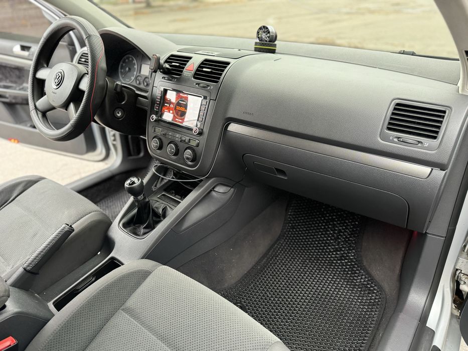 Volkswagen Golf 5 1.6