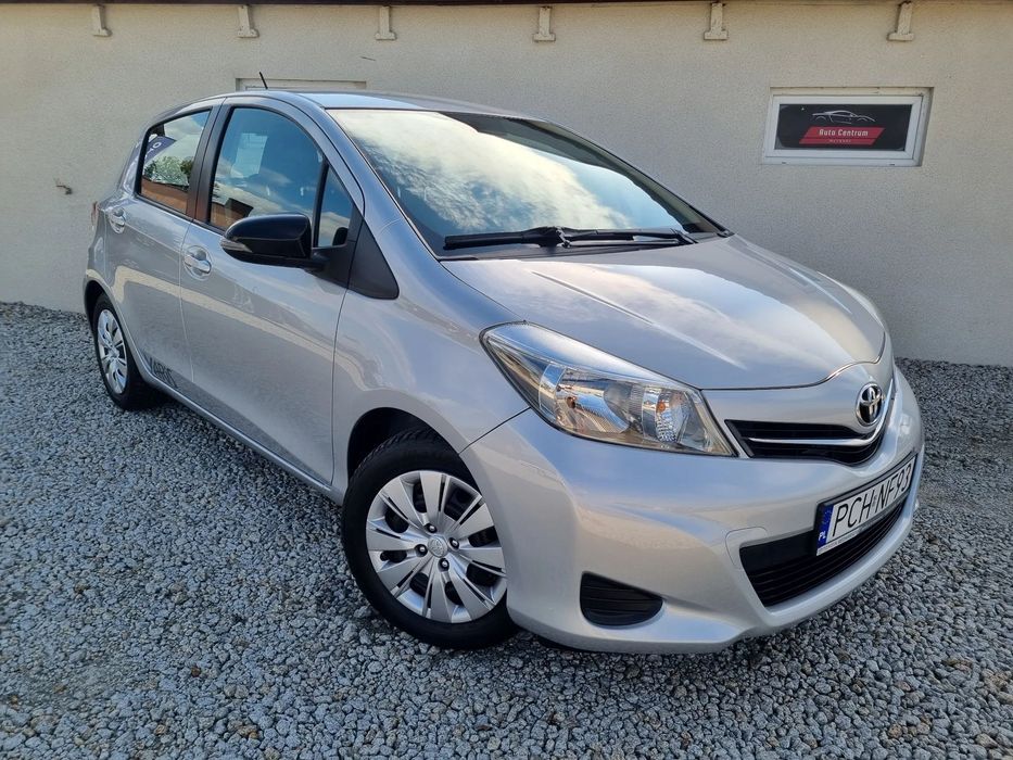 Toyota Yaris ŚLICZNA Benzynka BOGATA WERSJA Oryginał ZADBANY Serwis 2013r