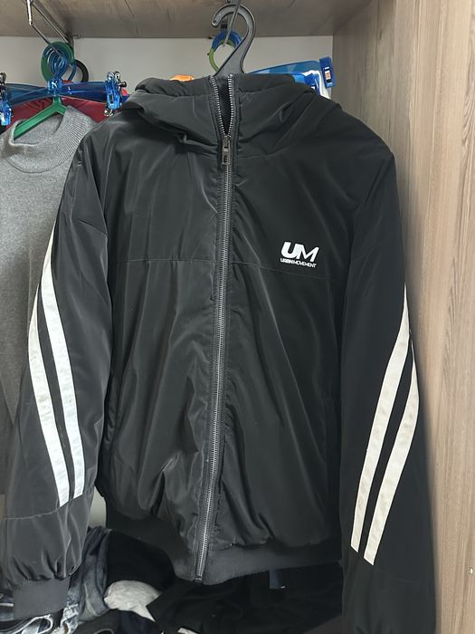 Бомбер куртка house