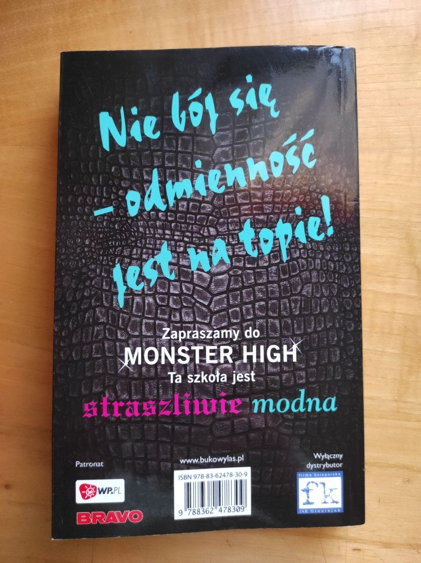 Lisi Harrison "Monster High: Upiór z sąsiedztwa"