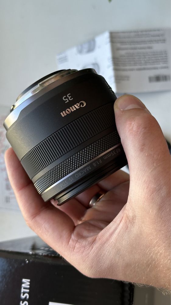 Об’єктив Canon RF 35 mm f/1.8 IS Macro STM | ПОВНИЙ КОМПЛЕКТ, ЯК НОВА