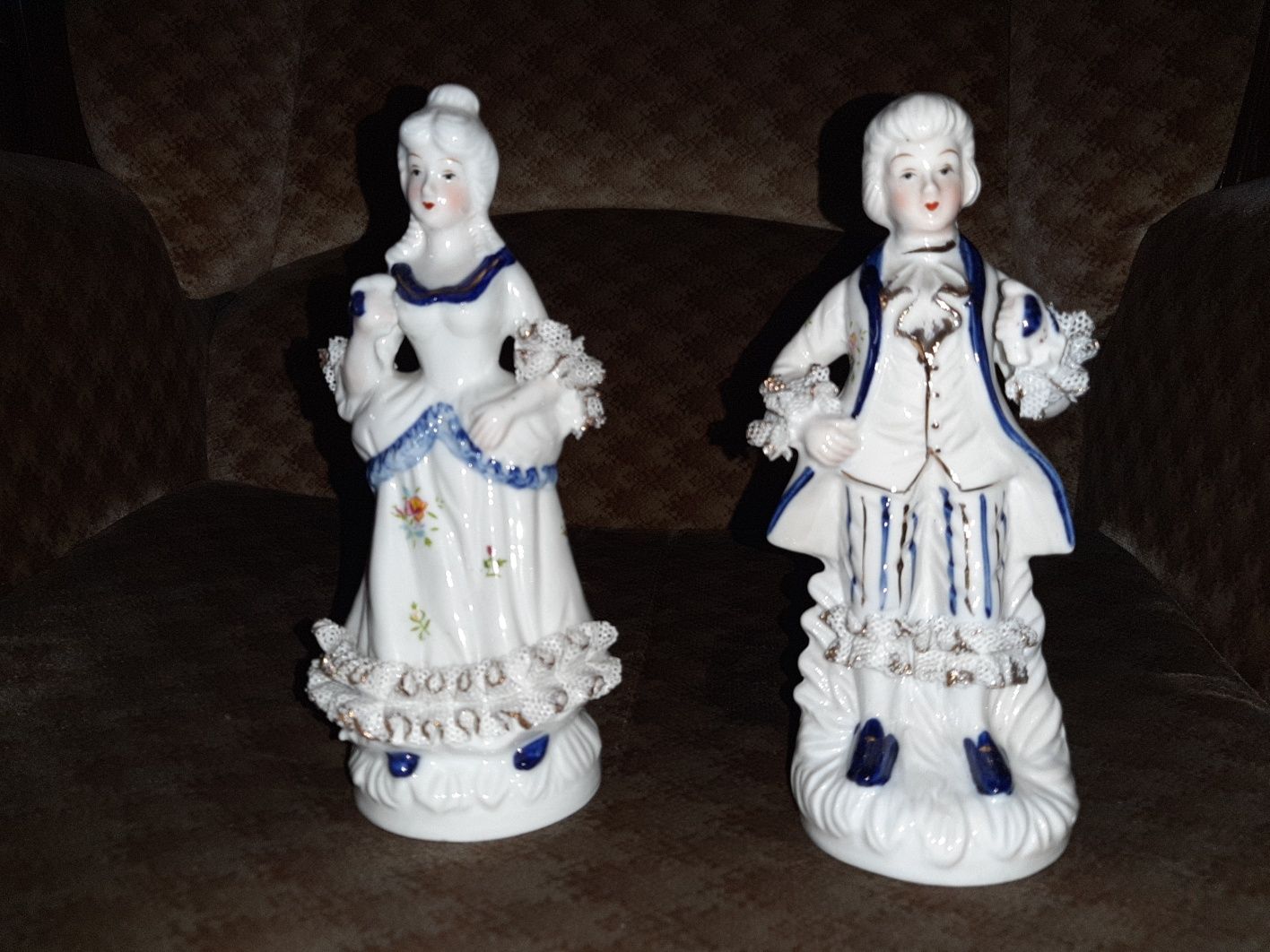 Conjunto de bonecos de porcelana