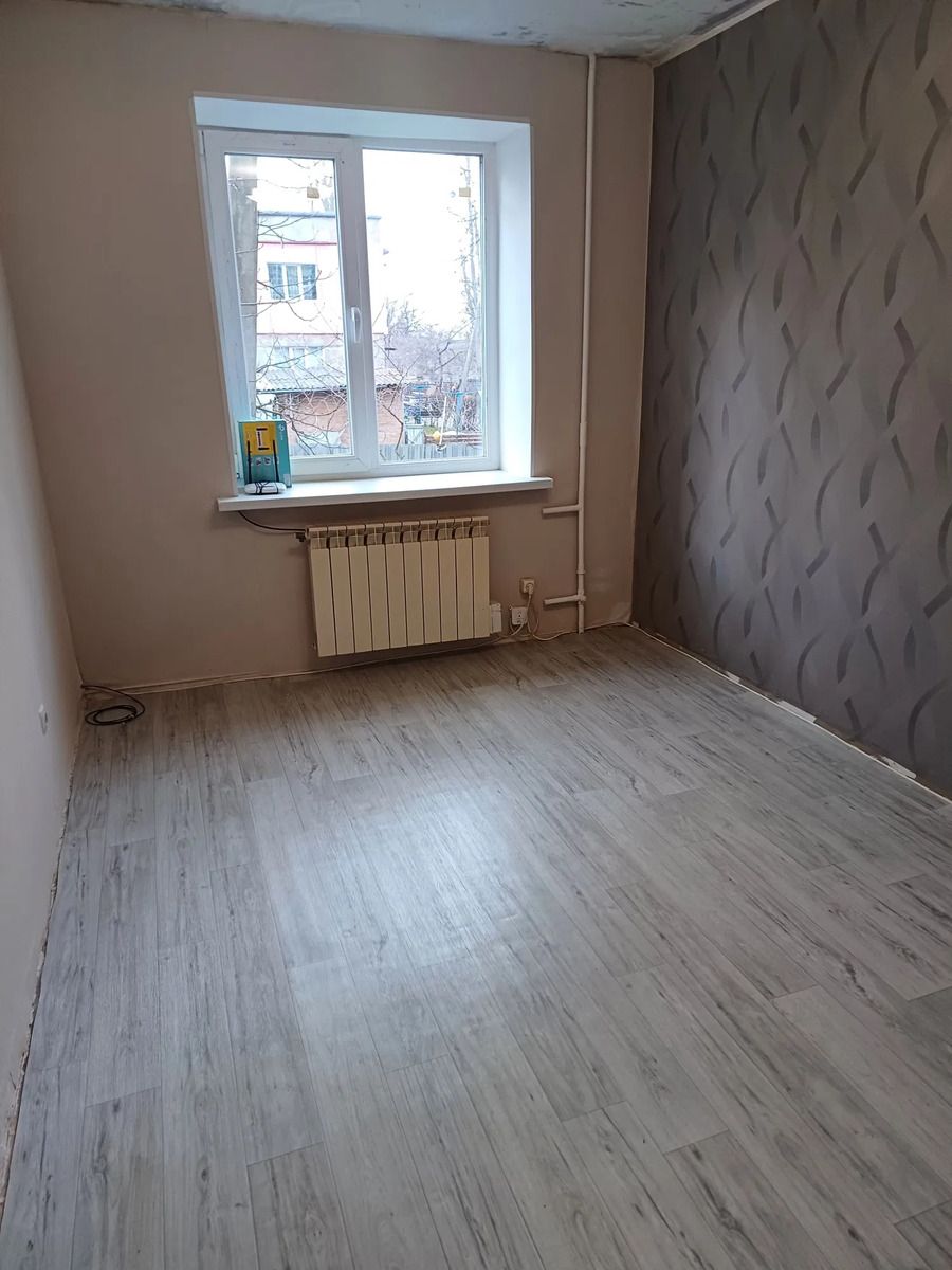 Продам 3 кімнати в гуртожитку в Горному