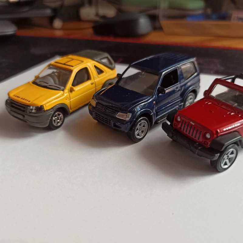 Welly samochodziki SUV kolekcja 1:64