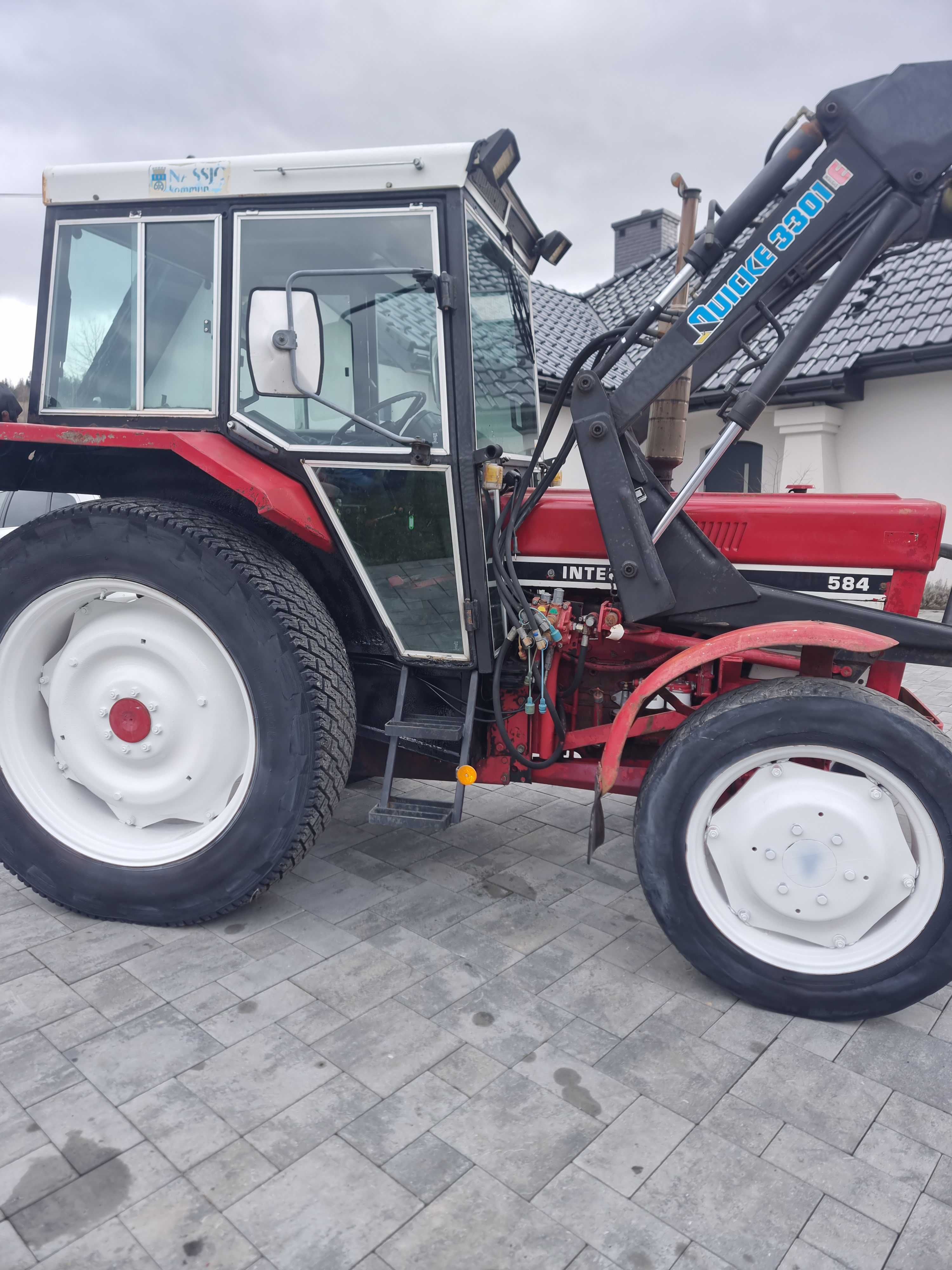 International Case 584 4x4 z turem