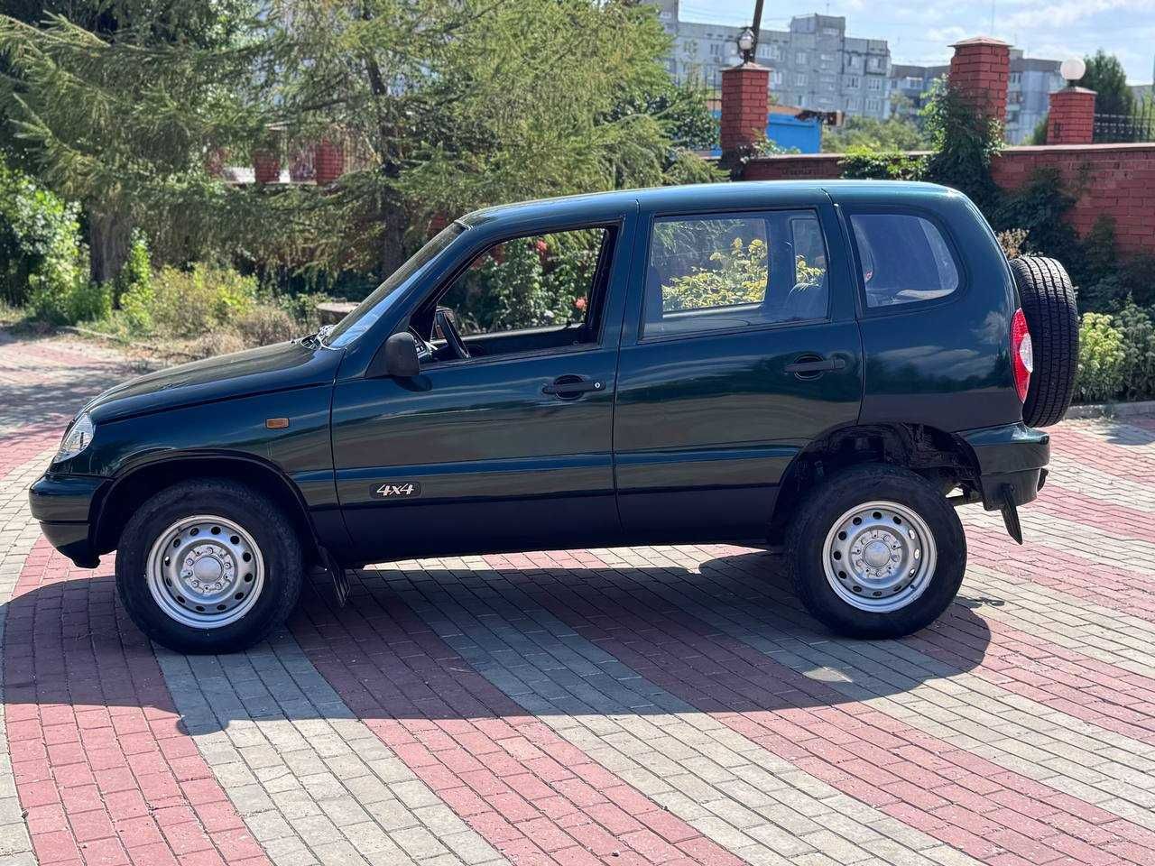 Chevrolet Niva 2005 1.7i 4wd Газ-4