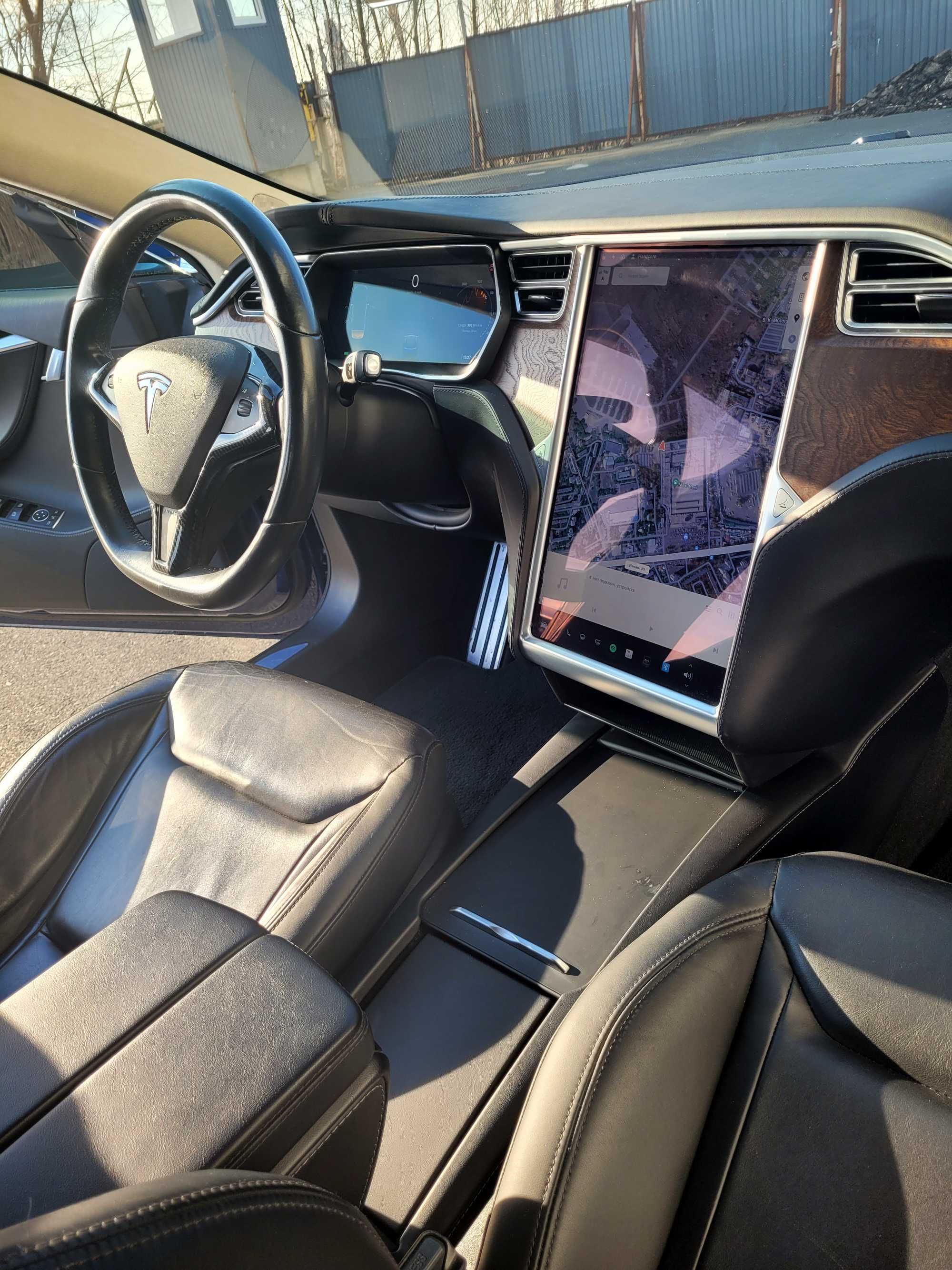 Tesla S 2016 (рест.) 75 кВт, Полный привод. Отличное состояние