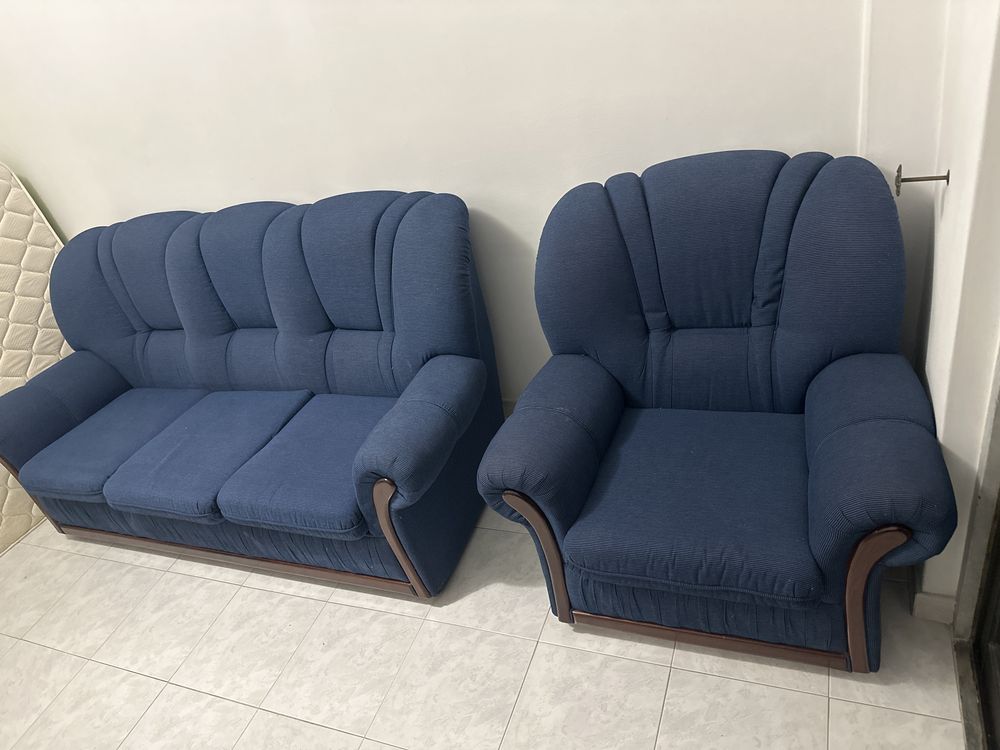 Conjunto de 3 Sofás, 35 pequenos e 50€ grande, os 3 100€