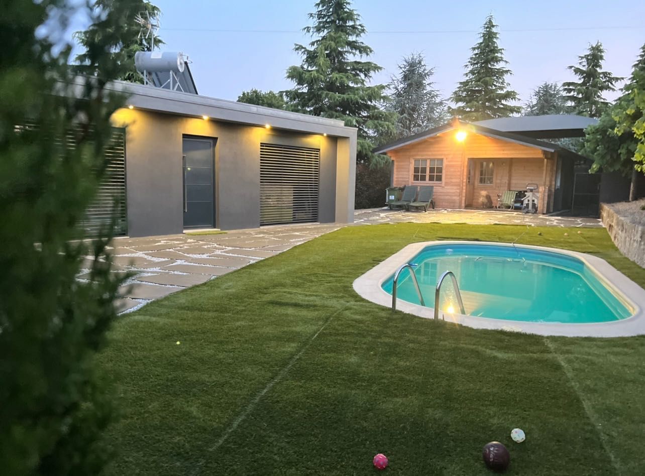 Vende .se   Imóvel com 3700m2 e benfeitorias.