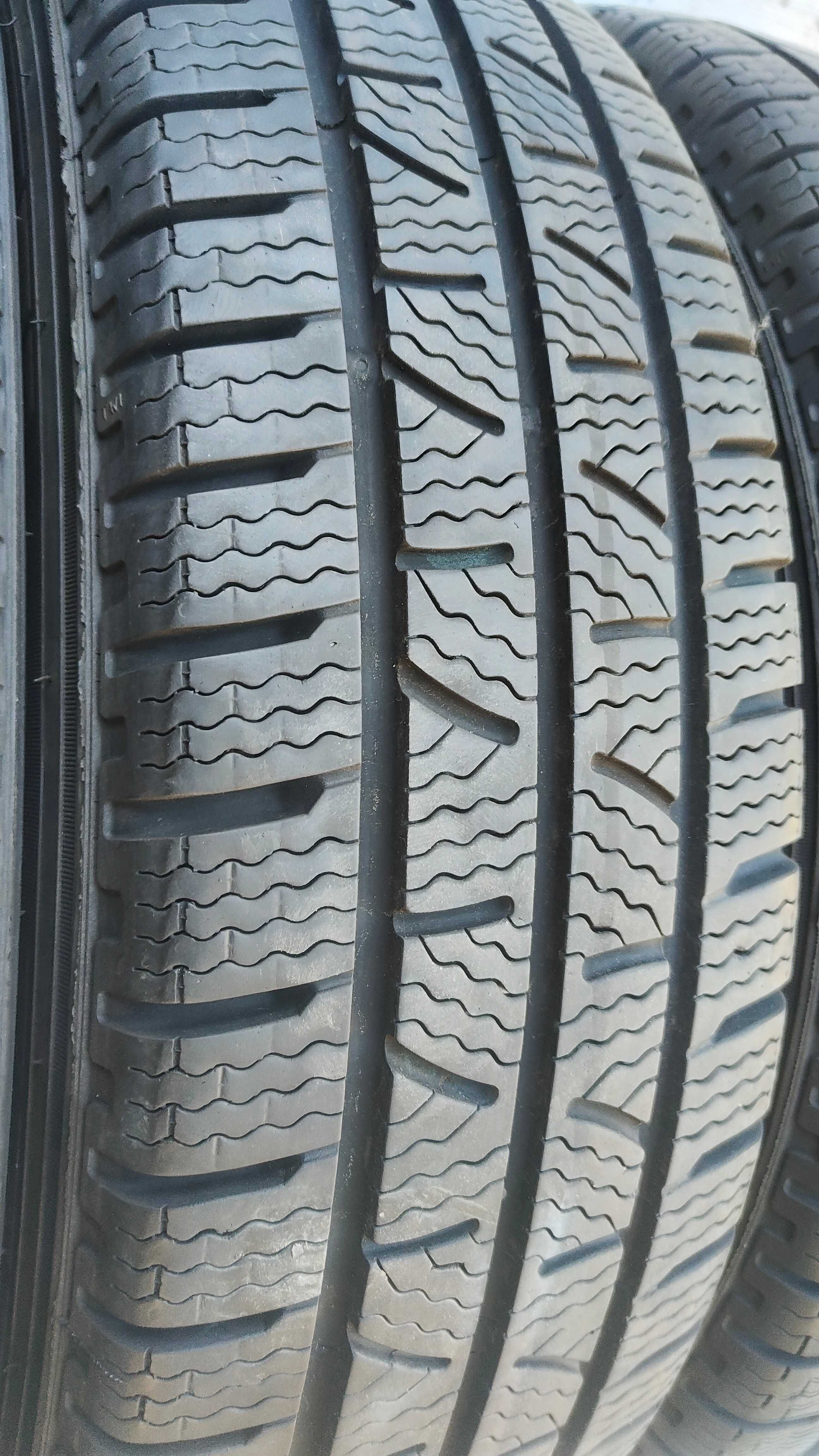 Opony Zimowe 195/75/16C Pirelli 4szt 8mm 2021r