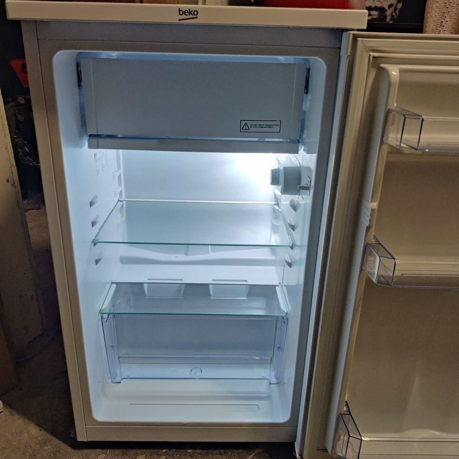 Lodówka podblatowa BEKO TS190320 chłodziarko - zamrażarka 82cm