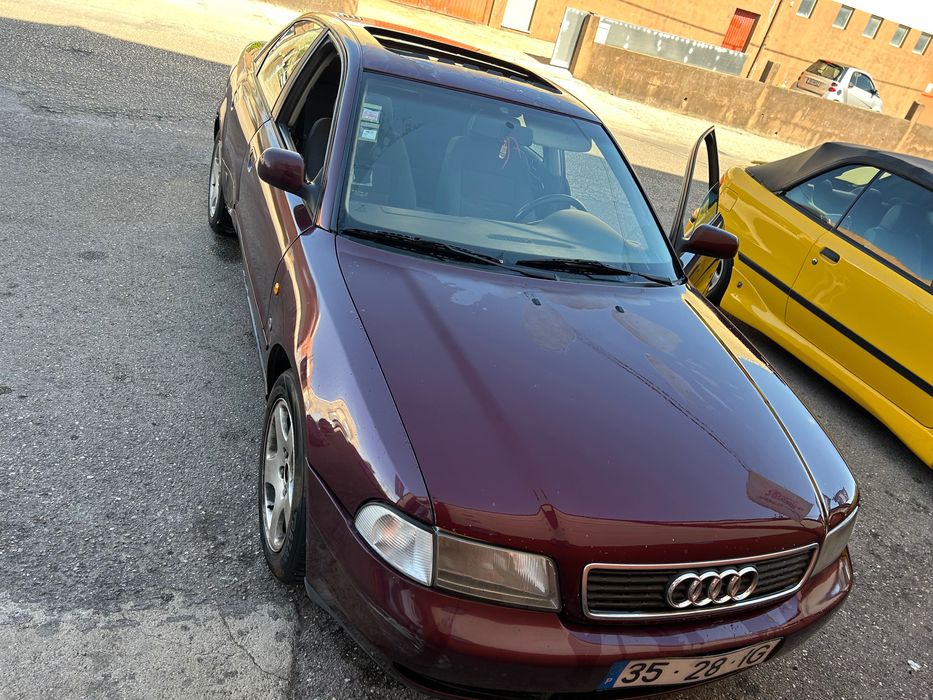 Audi A4 com bom motor