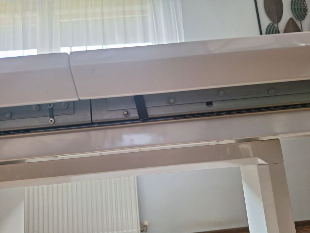 Duży stół do jadalni, salonu