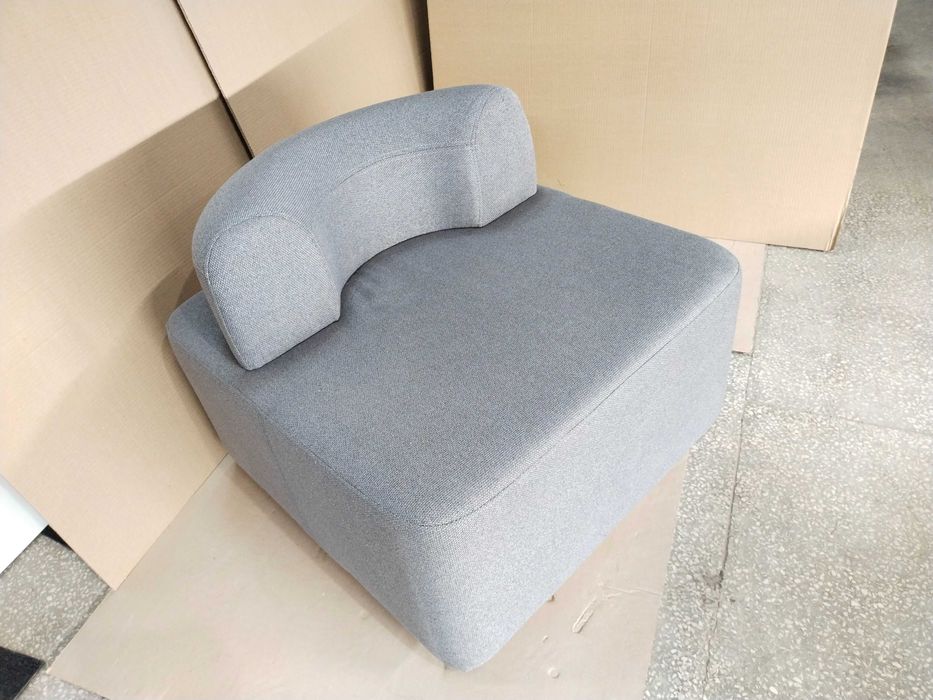 Пуфи, офісні меблі, торшер