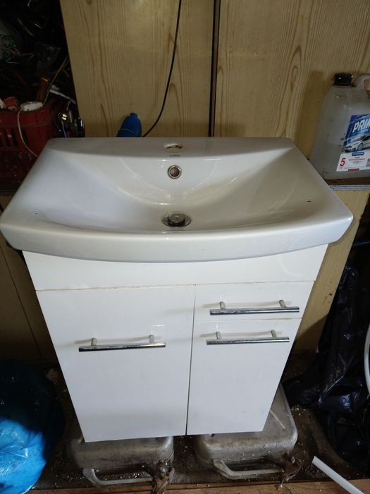 Szafka łazienkowa z umywalką 60cm