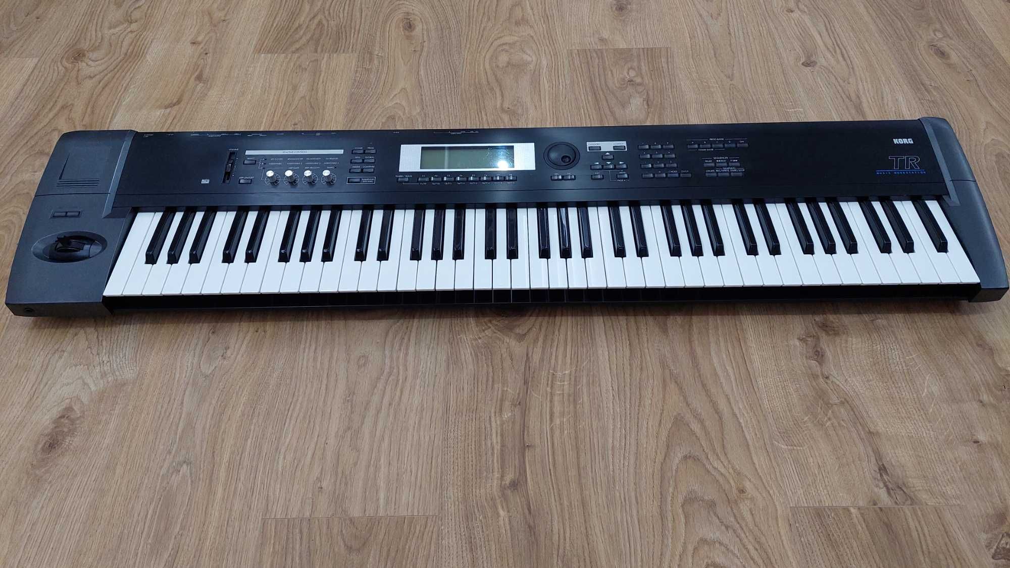 Syntezator KORG TR 76