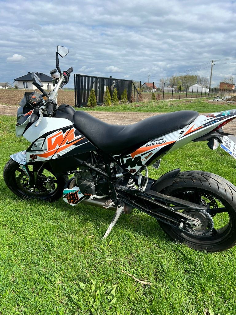 KTM Duke R 690 ..