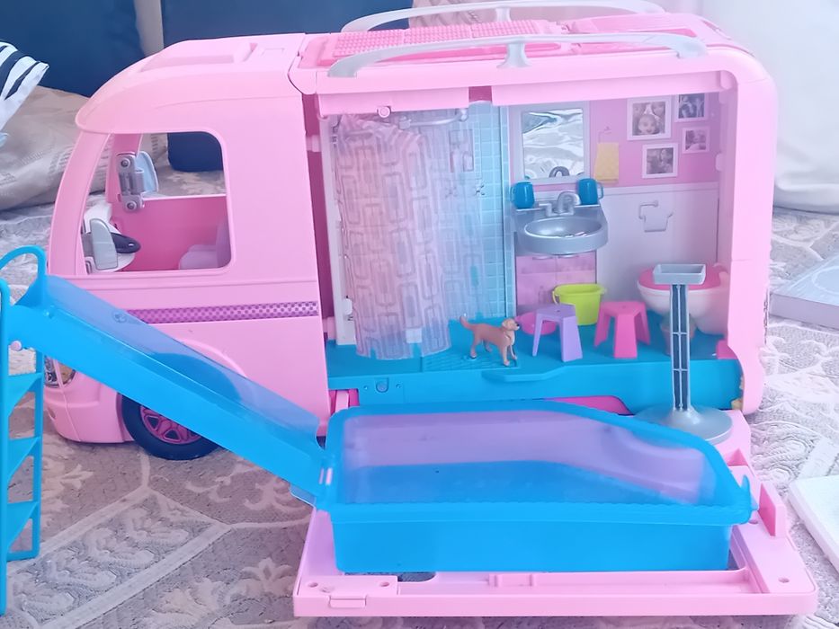 Kamper Barbie bardzo duży Full z basenem