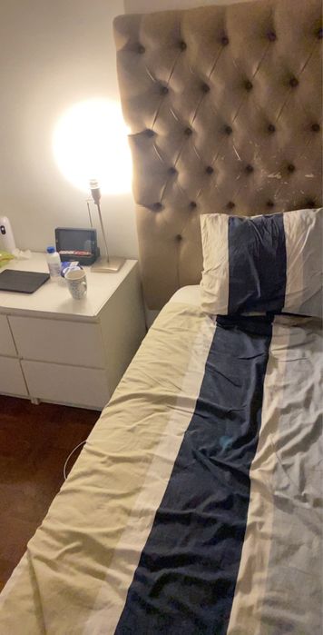Cabeceira de cama usada