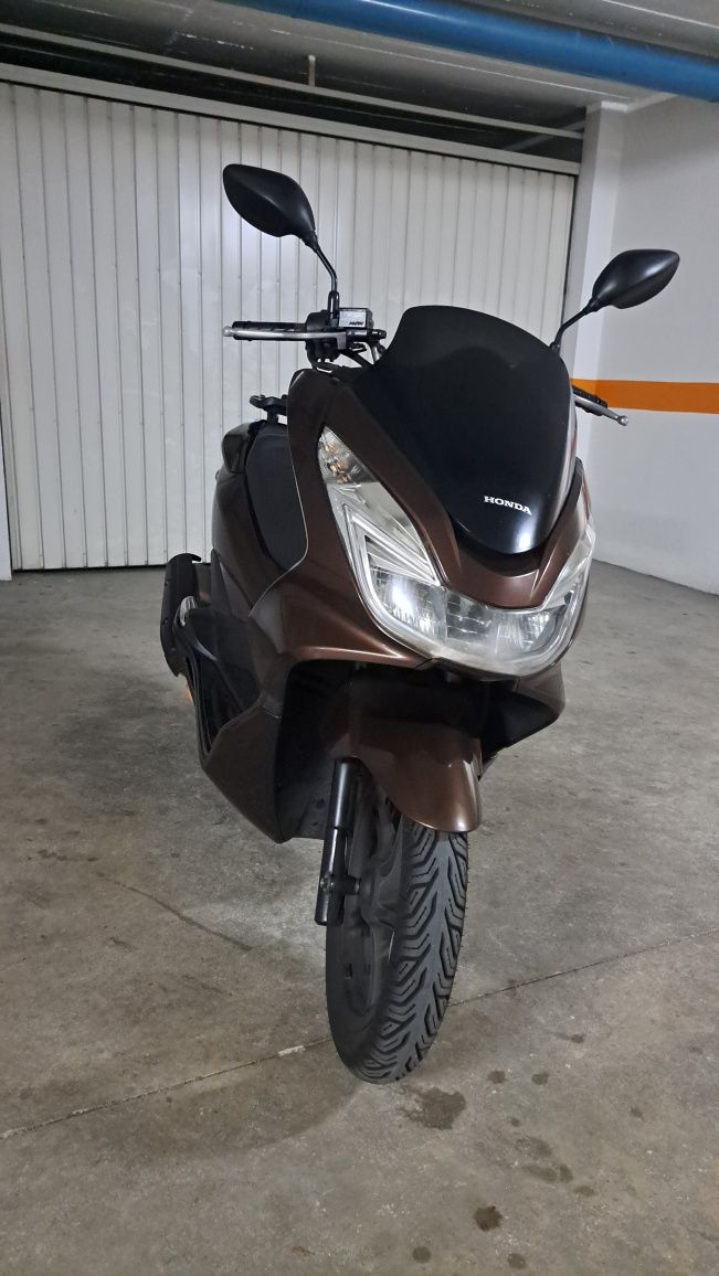 Vendo Honda PCX 125 cc castanha
