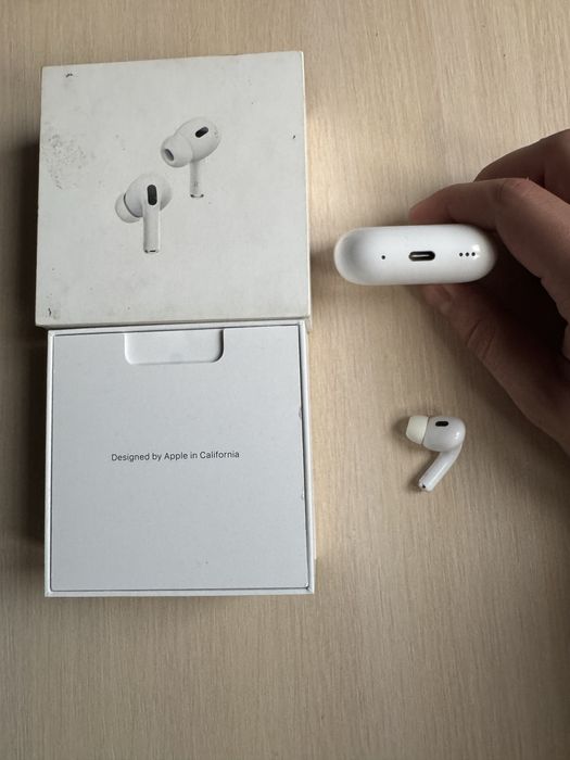 Правий навушник airpods pro 2 + кейс type-c оригінал