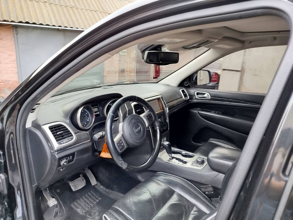 Продам Jeep Grand Cherokee 2012
