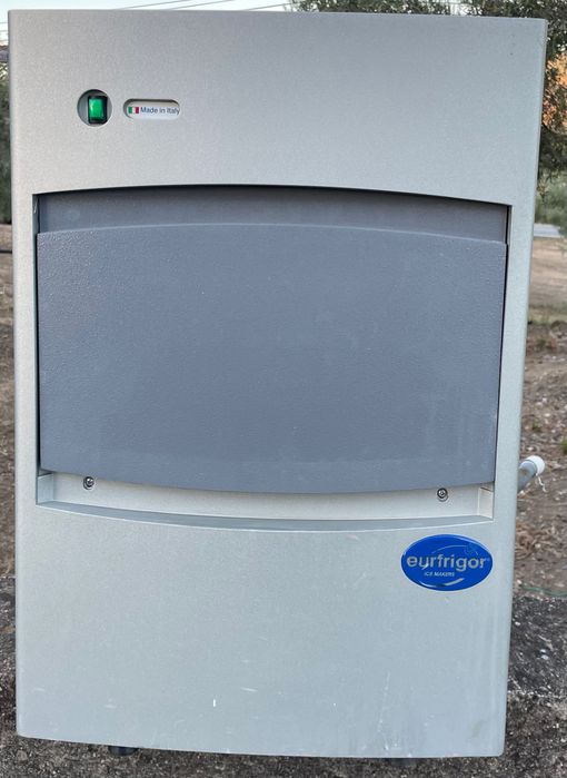 Máquina de fazer gelo