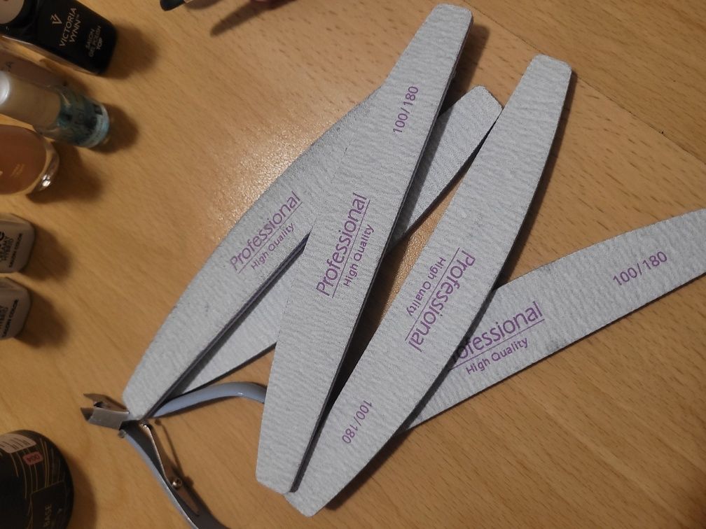 Zestaw do manicure pedicure wszystko co potrzeba