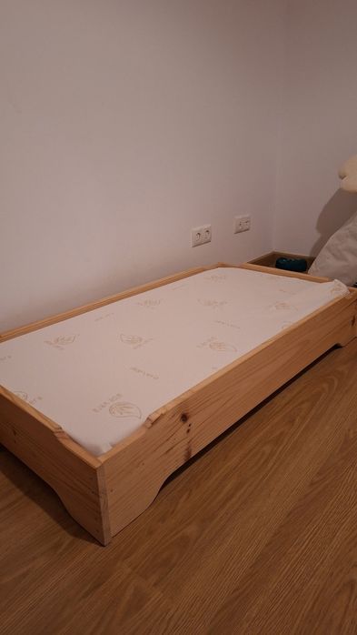 Cama montessori criança