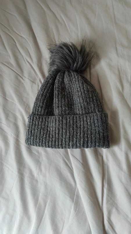 Gorro com lã M Zara
Usado muito pouco, umas duas vezes