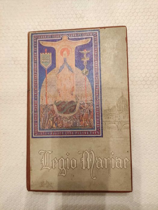 Livro Antigo em bom estado.