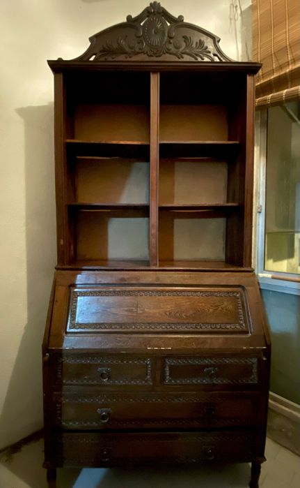 Belo Móvel para livros etc /Armário/Antiguidade/de Africa. Castanho