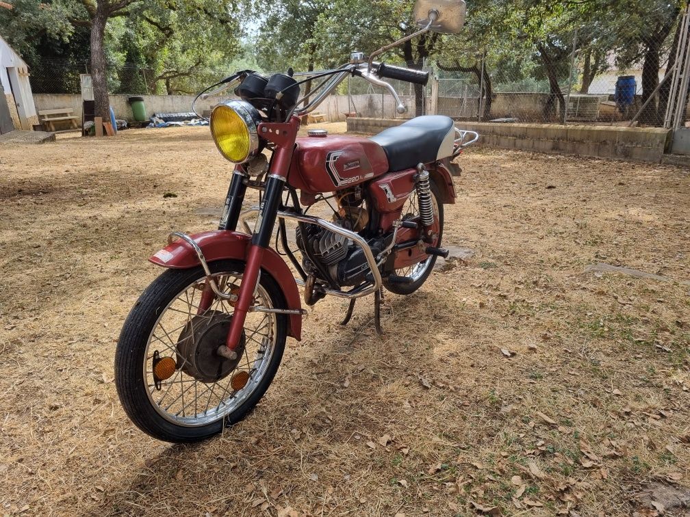 Motorizada Casal 4 v