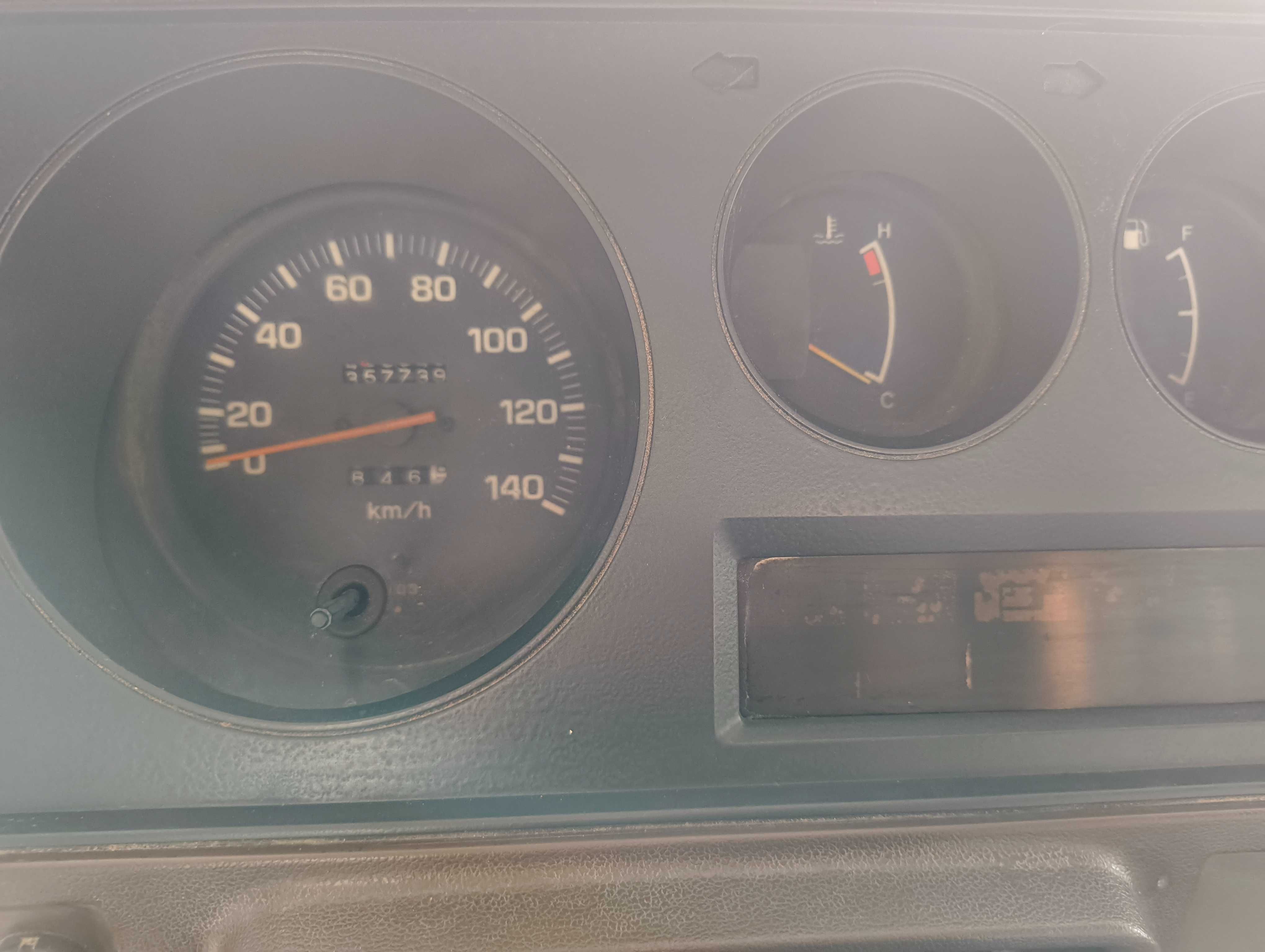 TOYOTA DYNA 150 – 1989 | Fiável e Pronta a Trabalhar!
