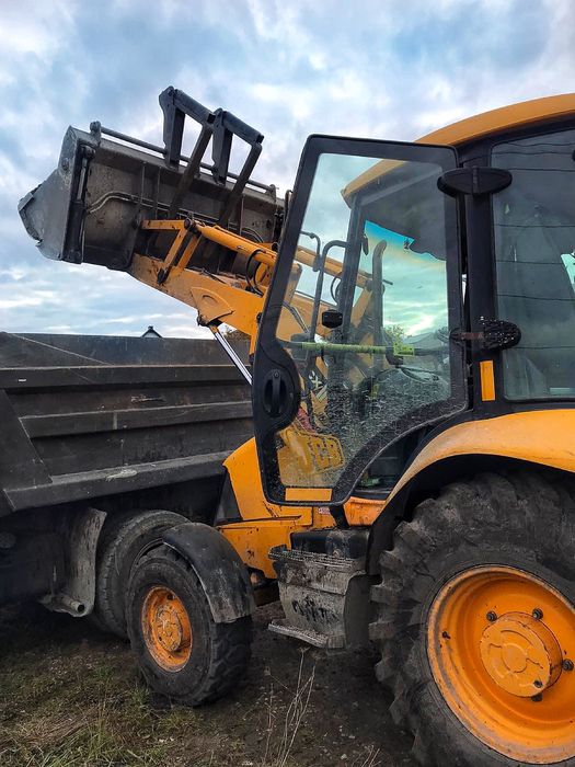 Послуги ескаватором, оренда спецтехніки, камаз