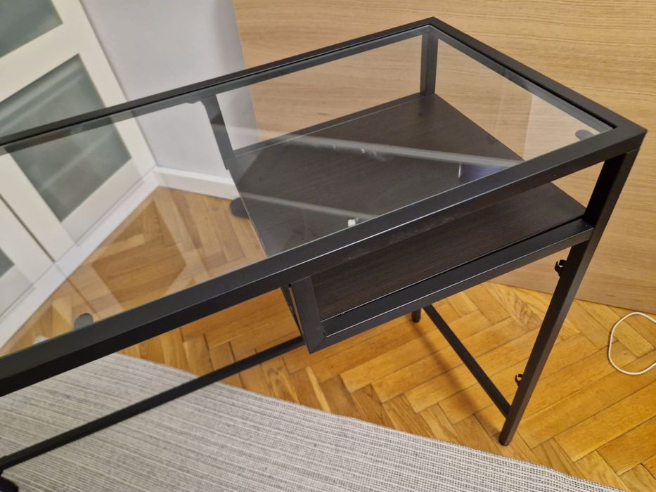 Toaletka biurko szklany blat metalowa rama