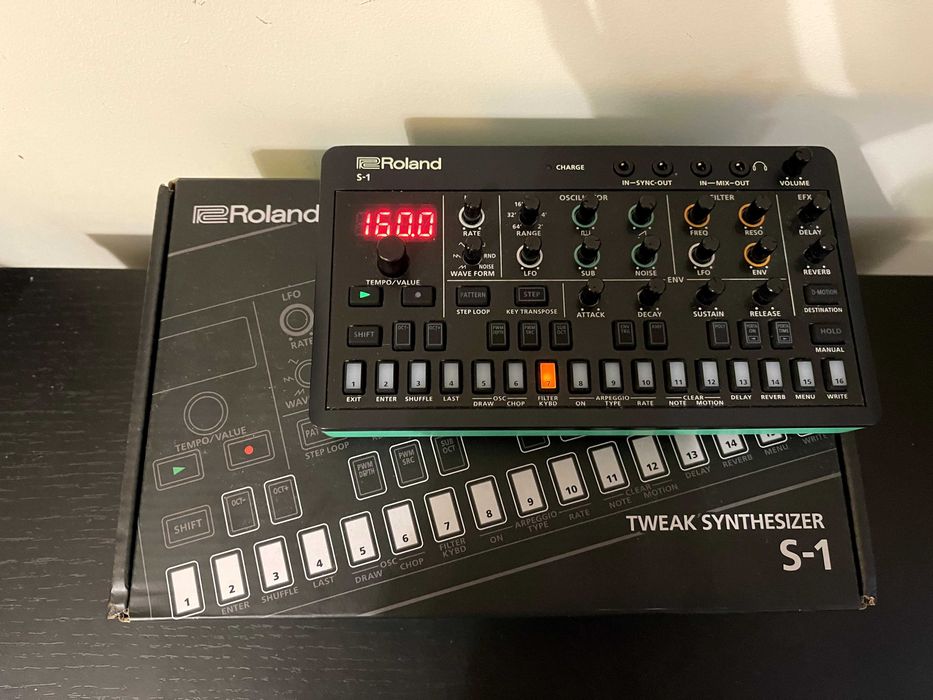 Roland S-1 Tweak Synthesizer