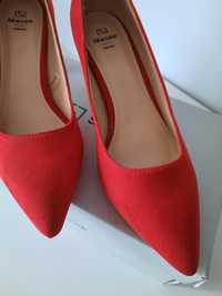 Sapatos salto vermelho