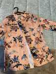 Camisas com padrão floral