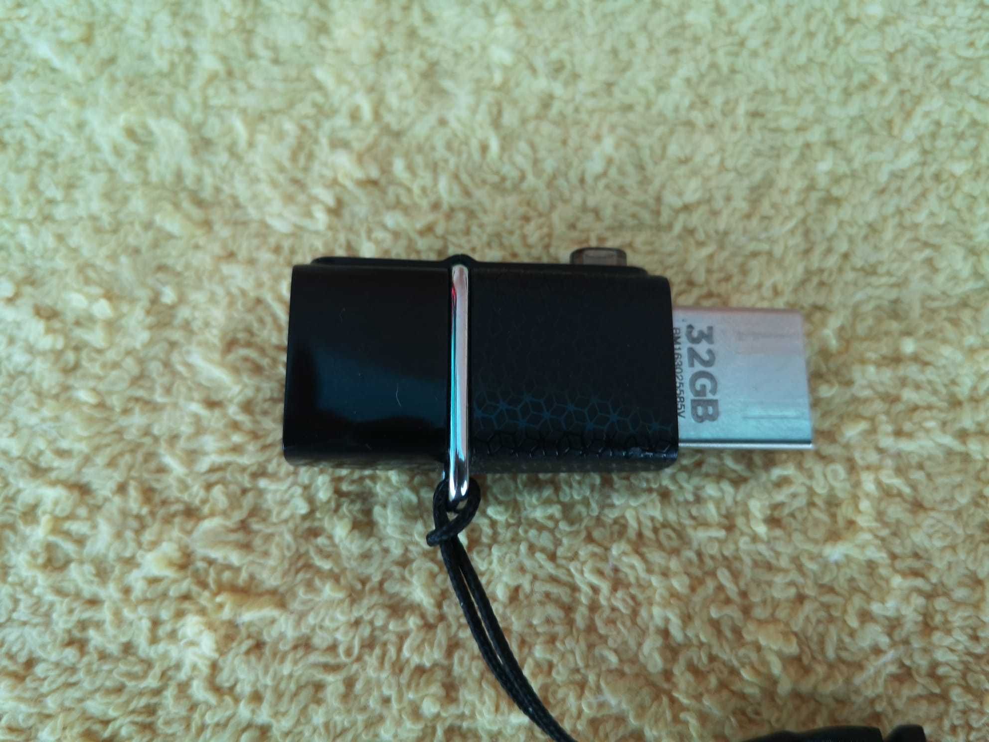 Disco, pen e cartão sandisk