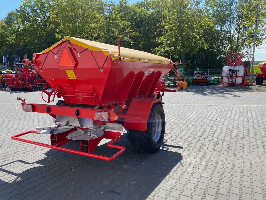 Rozsiewacz Nawozów Sypkich, Wapno, Nawóz. Taśmowy. 5T Lisicki Nowy!