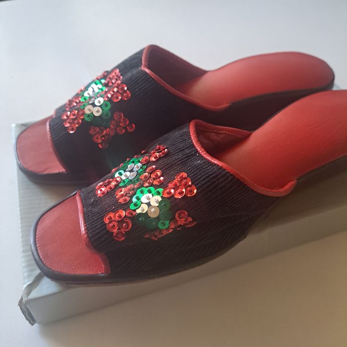 Pantofle klapki damskie skórzane