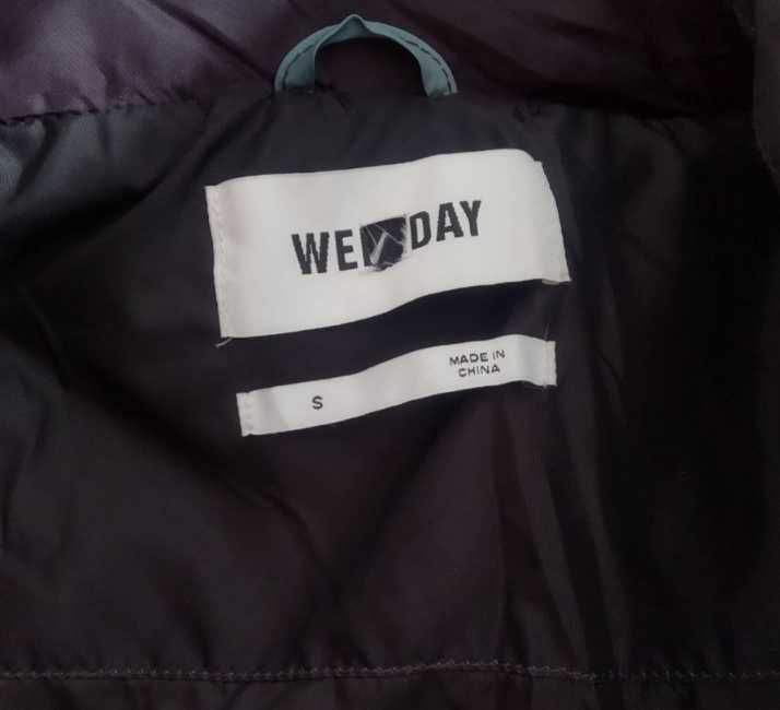 Куртка weekday хс та с по етикетці 80 євро ХС та С