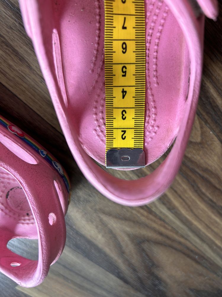 Crocs c8 сандали на девочку
